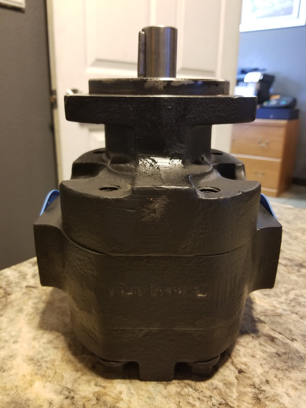 P76A578BEIX15-11  Commercial Hydraulic Gear Pump 5.65 cu.in3/rev